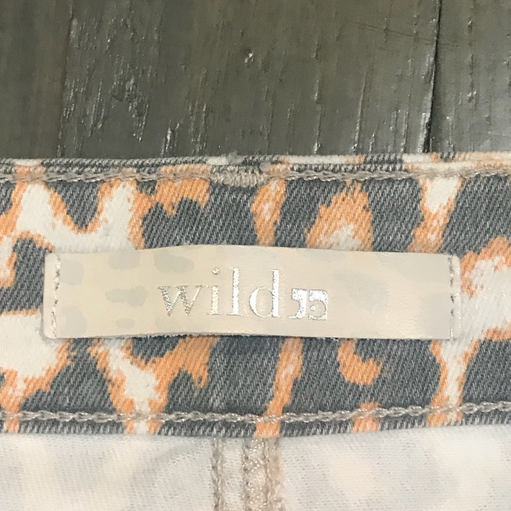 Cheetah patterned pants - Picture 3 of 4